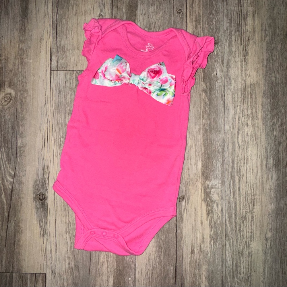☀️6/$20☀️ Baby Starters Fuchsia Bow Onesie - Picture 3 of 8